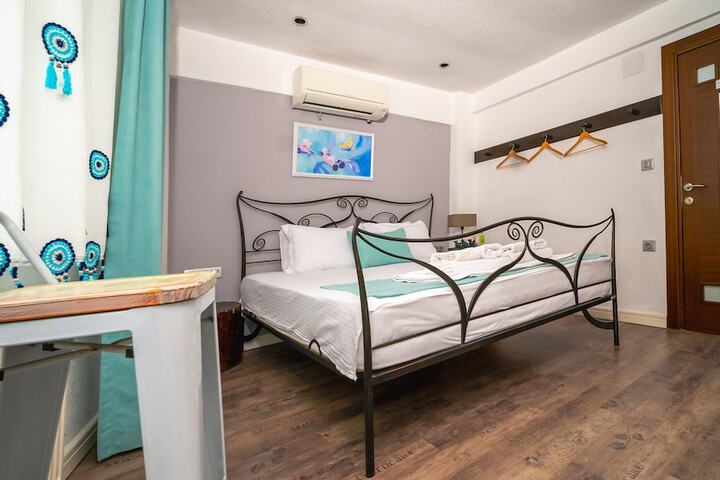 Room 4 of 55