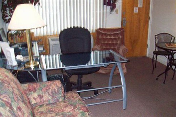 Business Center 17 of 21