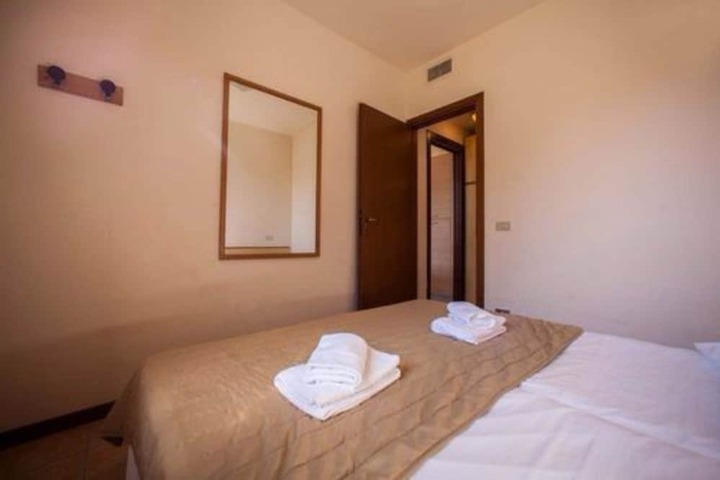 Room 25 of 93