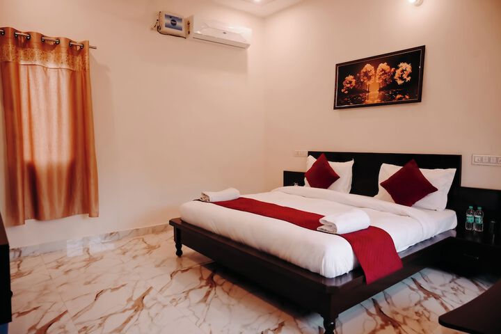 Room 6 of 32