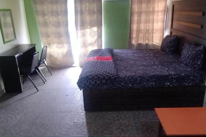 Room 5 of 27