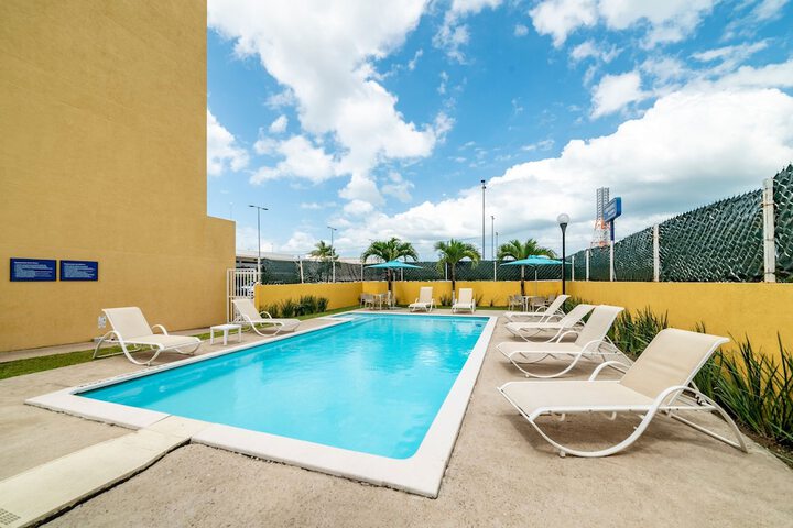 Pools & Facilities