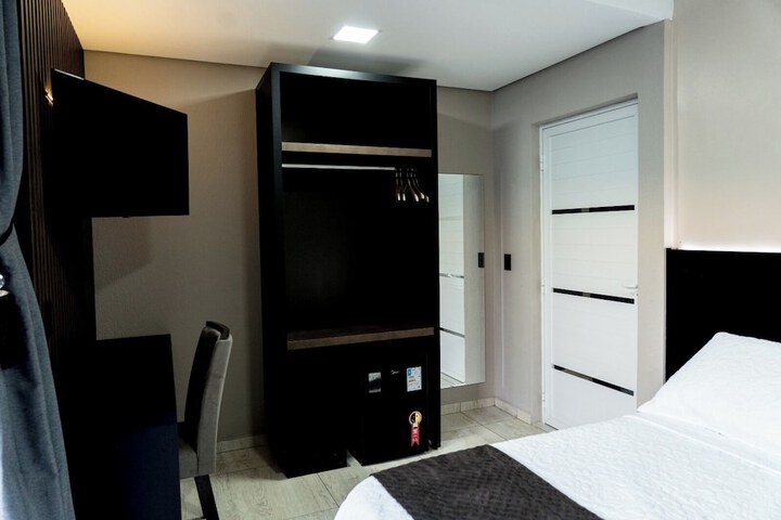 Room 19 of 48