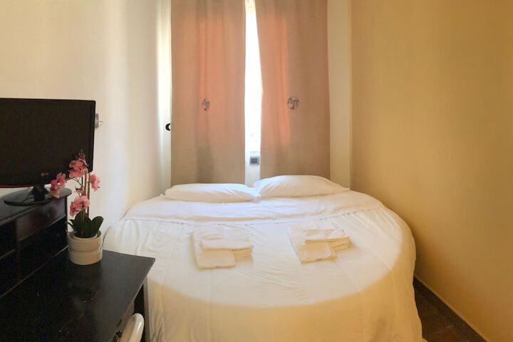 Room 7 of 42