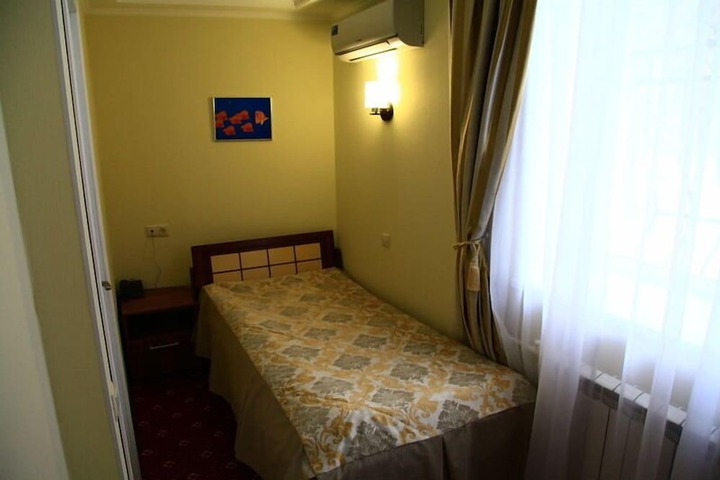 Room 26 of 48