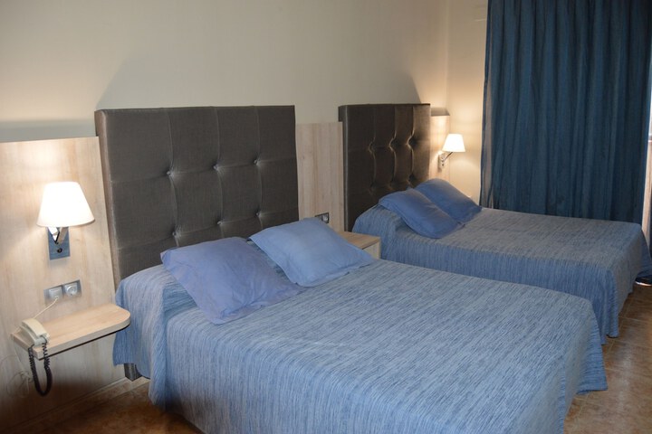 Room 8 of 34
