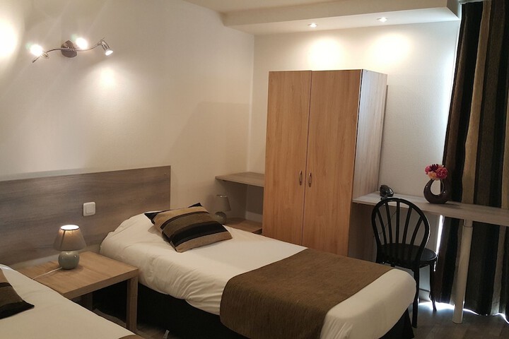 Room 10 of 45