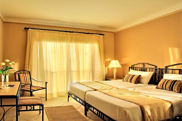 Room 5 of 13