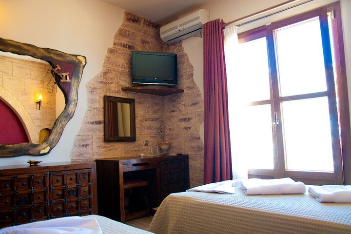 Room 10 of 31