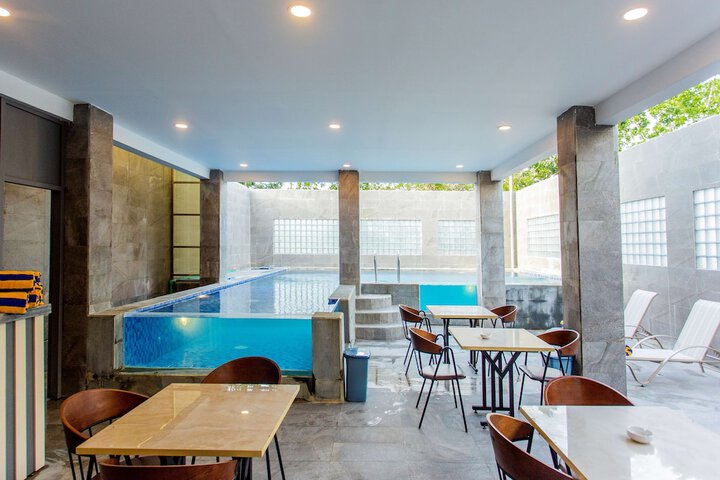 Pool 40 of 62
