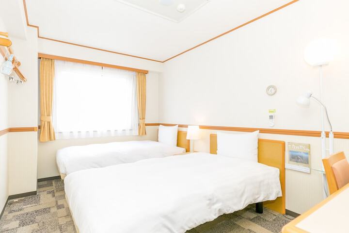 Room 5 of 23