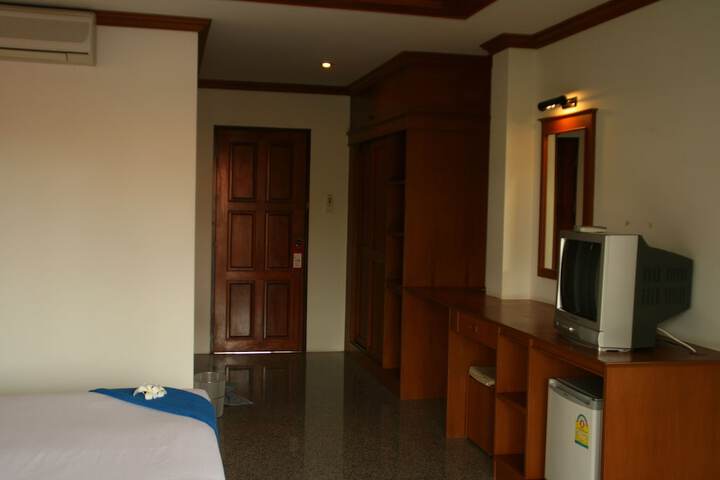 Room 25 of 66