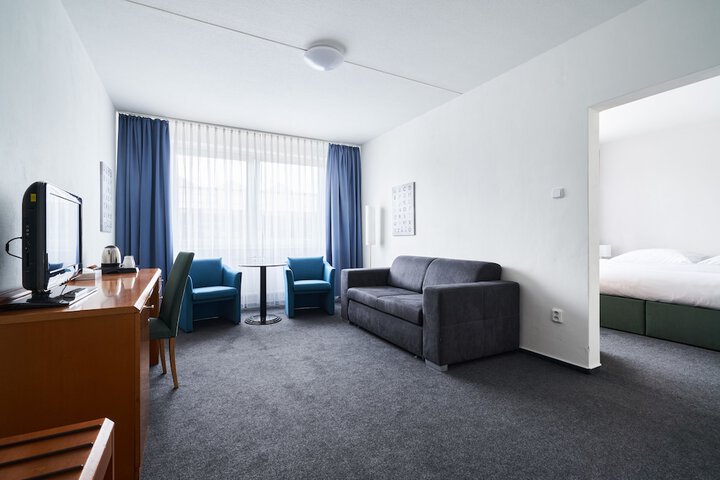 Room 15 of 44