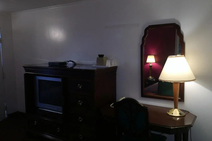 Room 3 of 13
