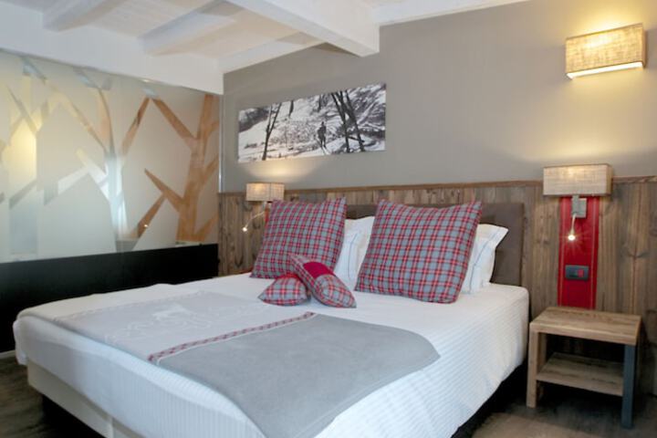 Room 42 of 186