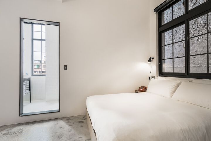 Room 10 of 109