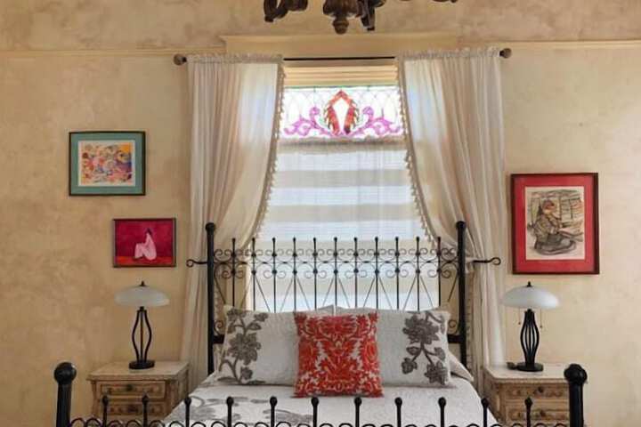 Room 6 of 14