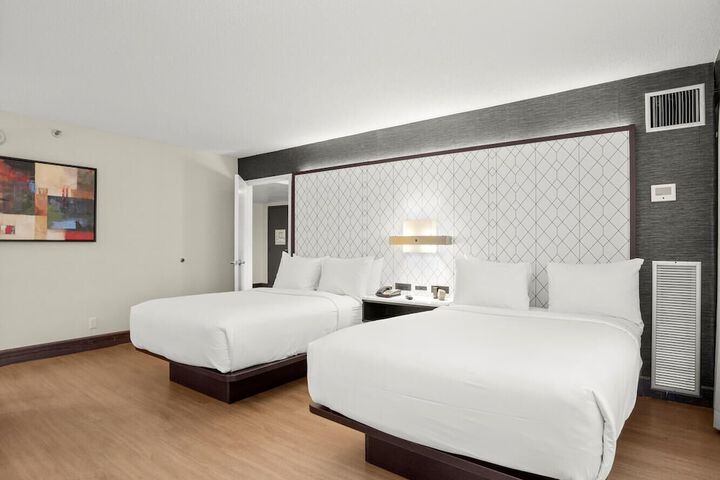Basic 2 Double Beds (5 of 10)