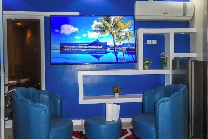 Room 12 of 21