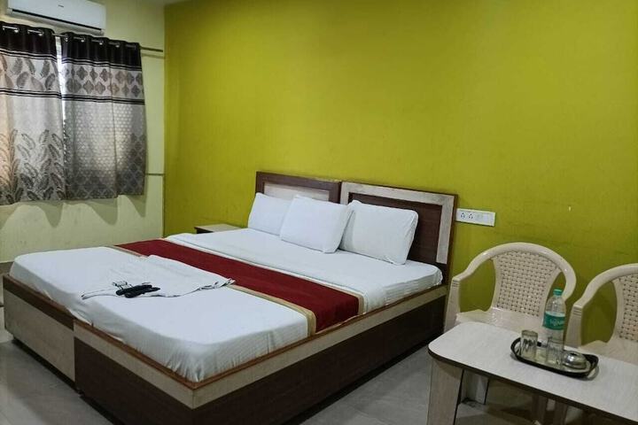 Room 4 of 6