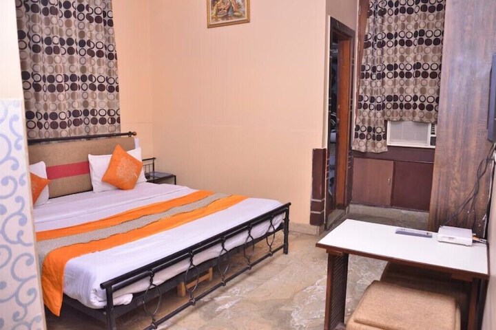 Room 5 of 21