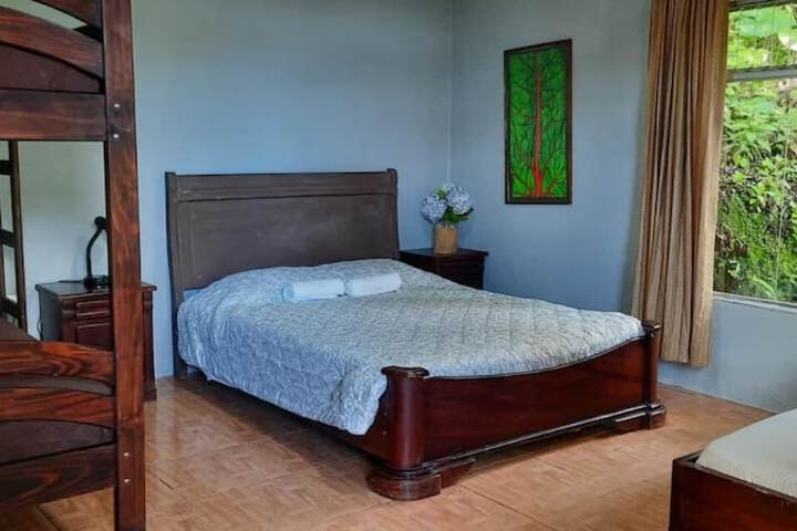 Room 1 of 2