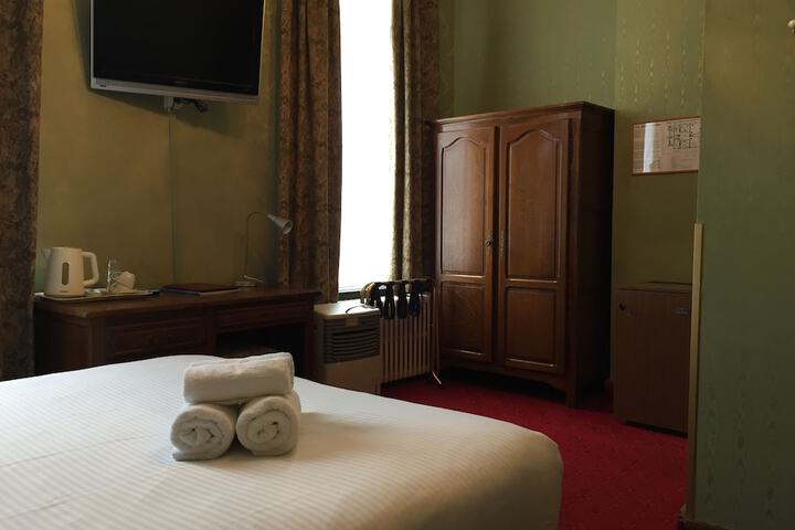 Room 5 of 47