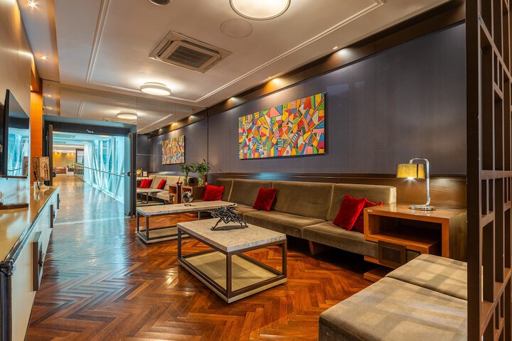 Entrance & Lobby