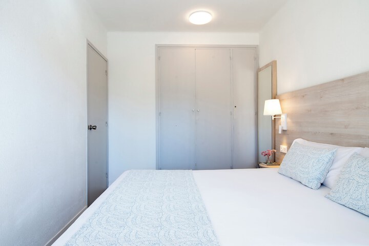 Room 11 of 50