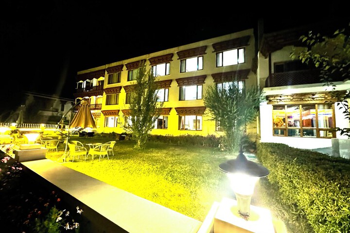 Hotel 33 of 43
