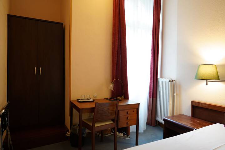 Room 17 of 69