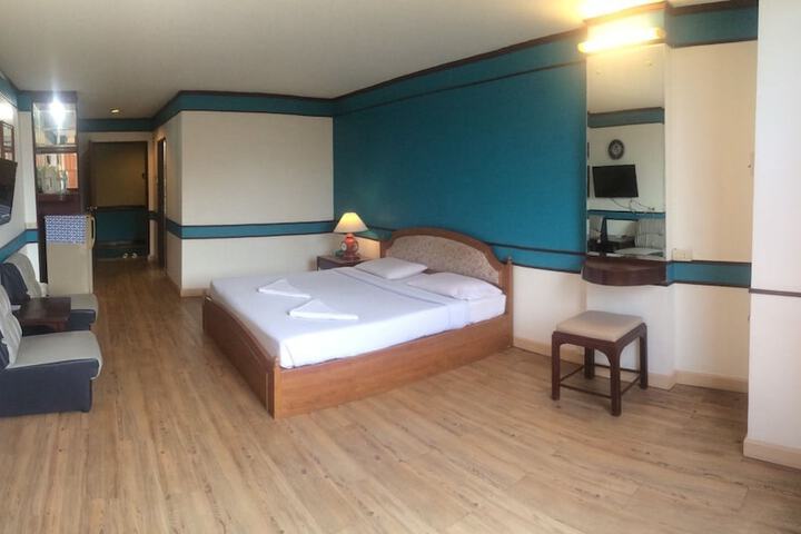 Room 19 of 147