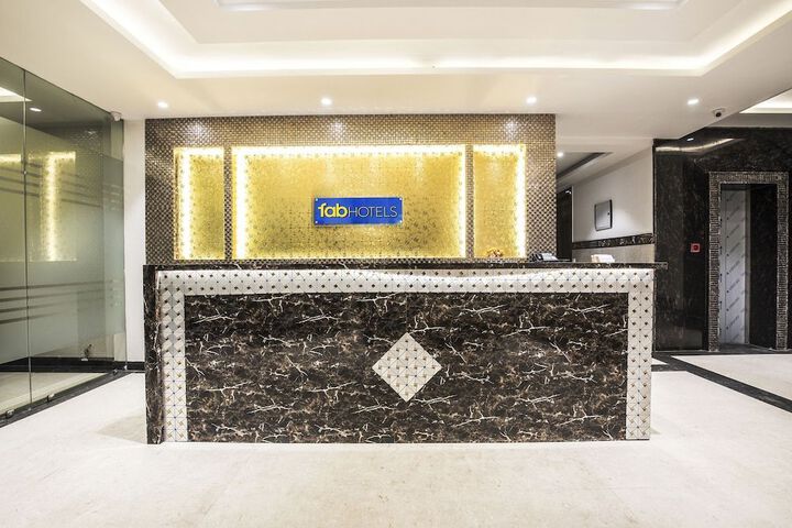 FABHOTEL GRD SUITES