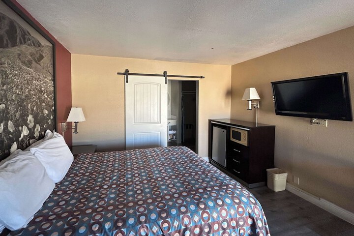 Room 8 of 21