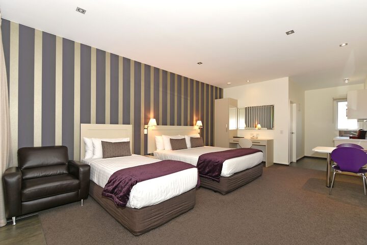 Room 6 of 34