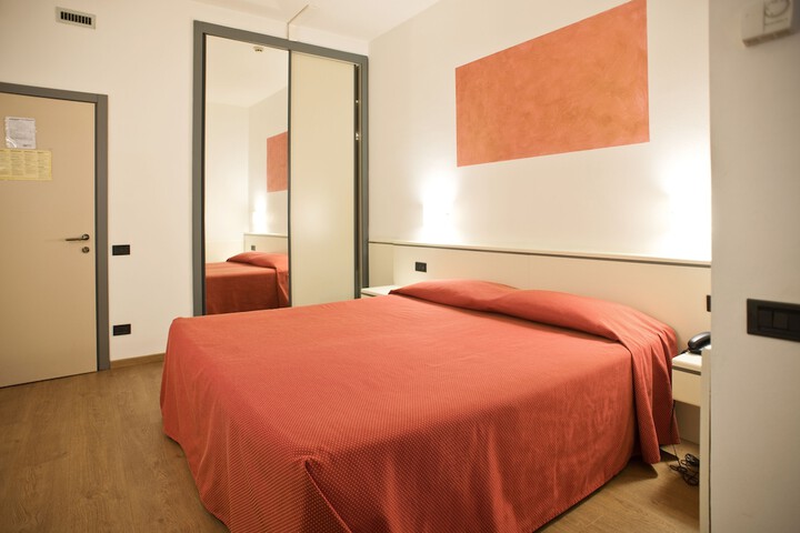 Room 30 of 86