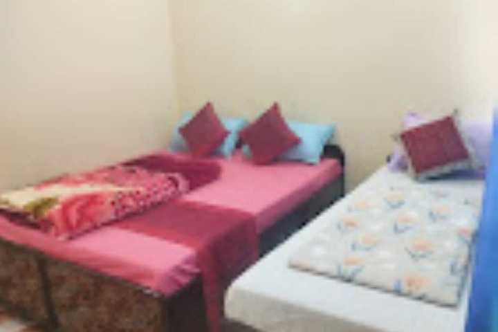 Room 8 of 16
