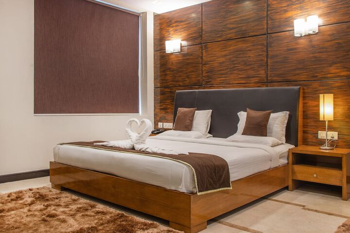Room 2 of 55