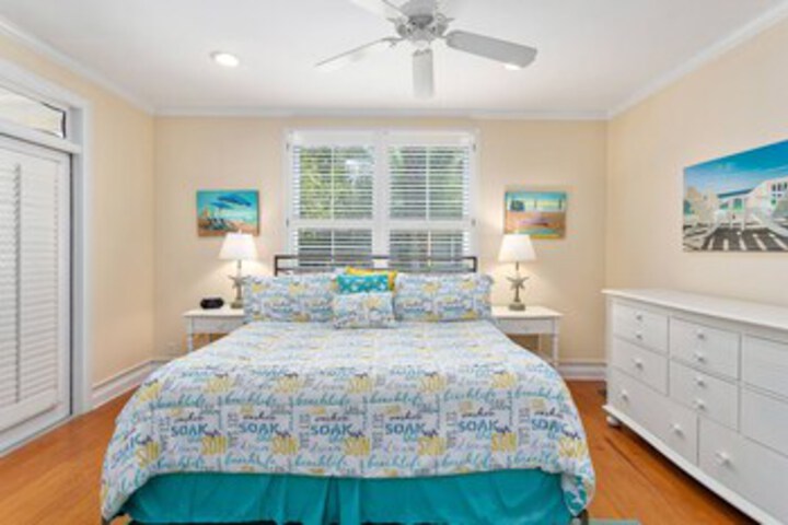 Room 32 of 39