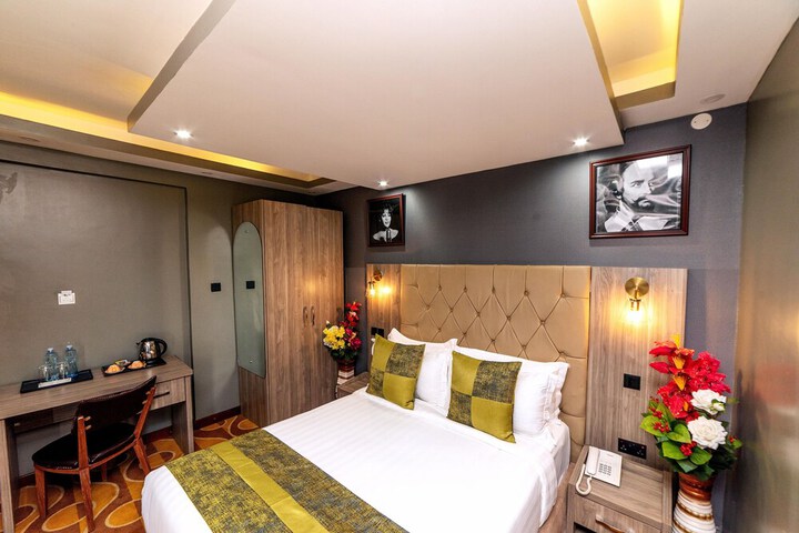 Room 21 of 93