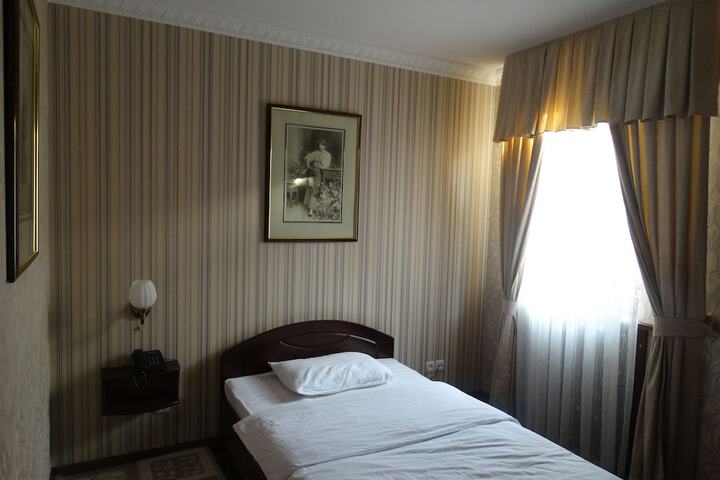 Room 5 of 39