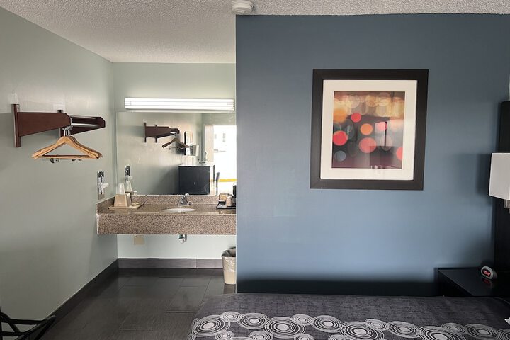 Room 5 of 41
