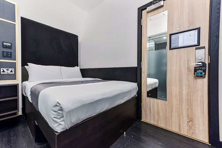 Room 14 of 37