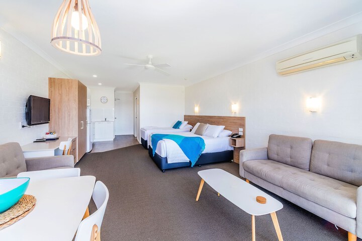 Room 44 of 86