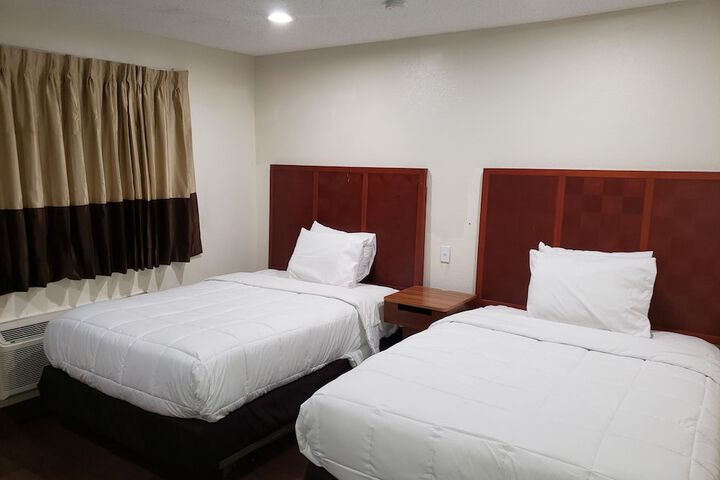 2 Double Beds (2 of 8)