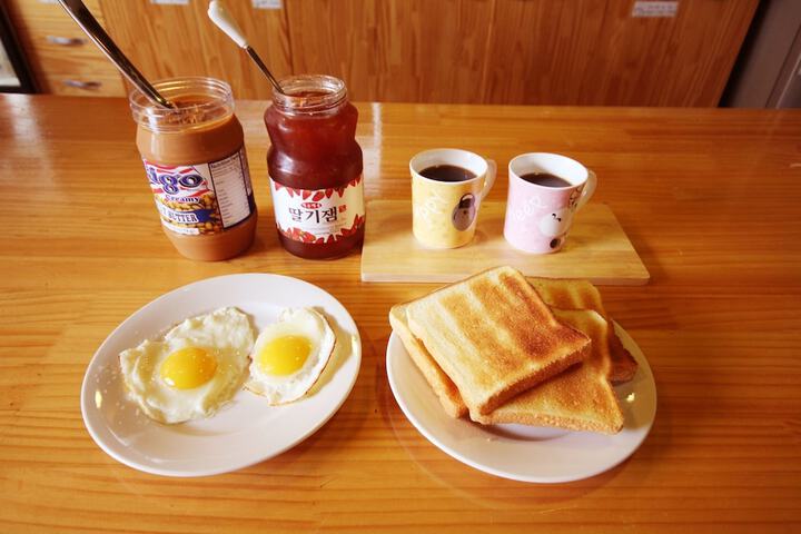 Breakfast area