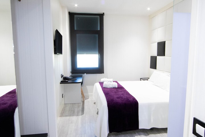 Room 27 of 64