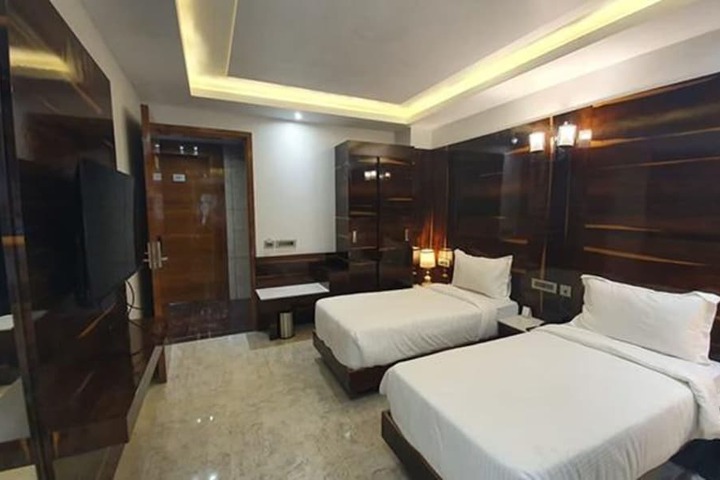Room 16 of 27