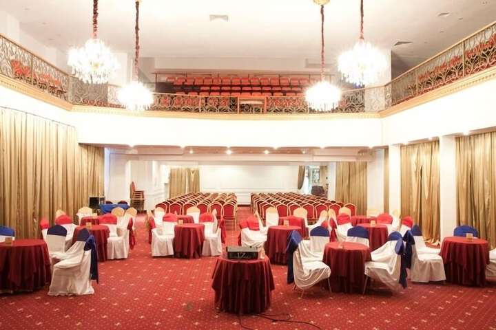 Ballroom/Hall 29 of 33