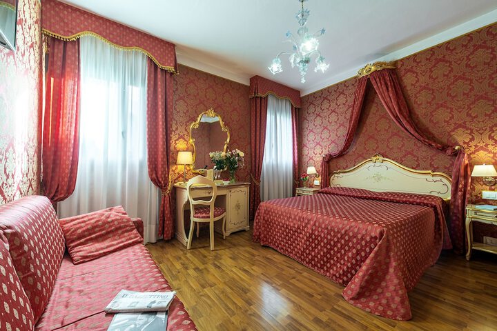 Room 19 of 87